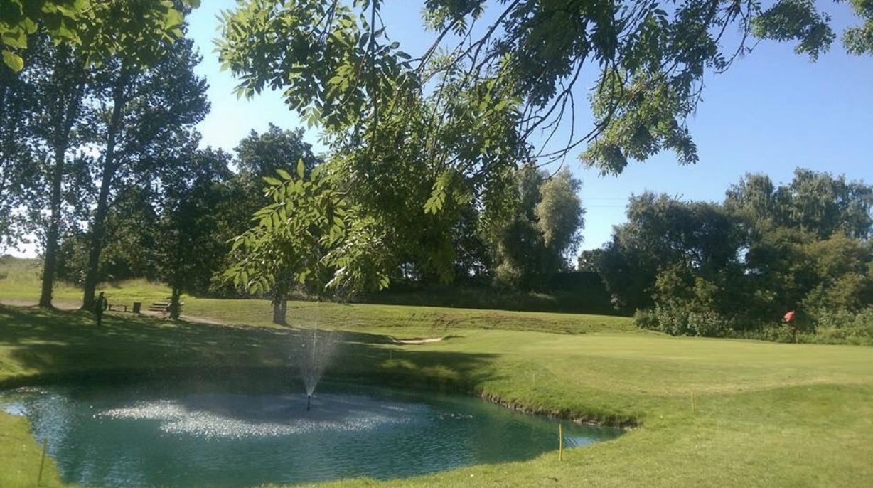 Malkins Bank Golf Club Sandbach Exterior photo