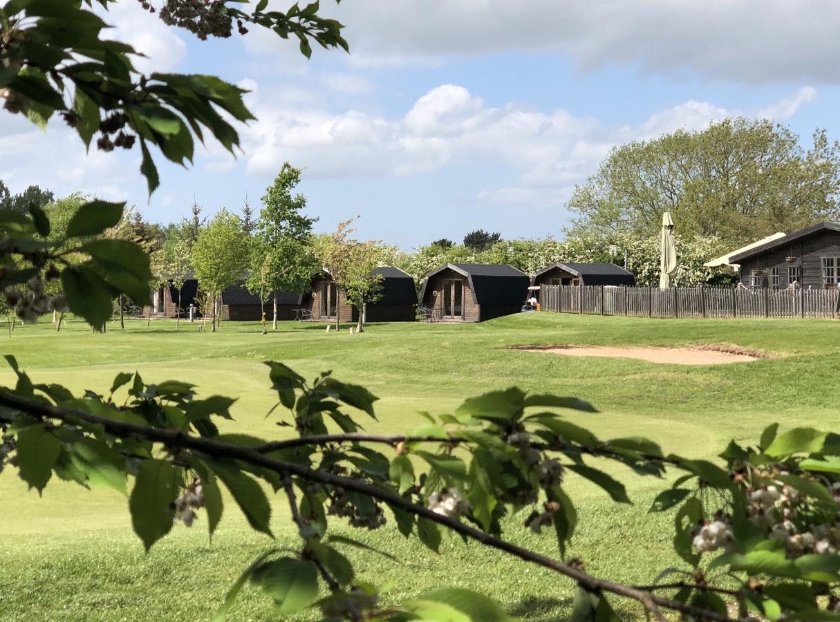 Malkins Bank Golf Club Sandbach Exterior photo