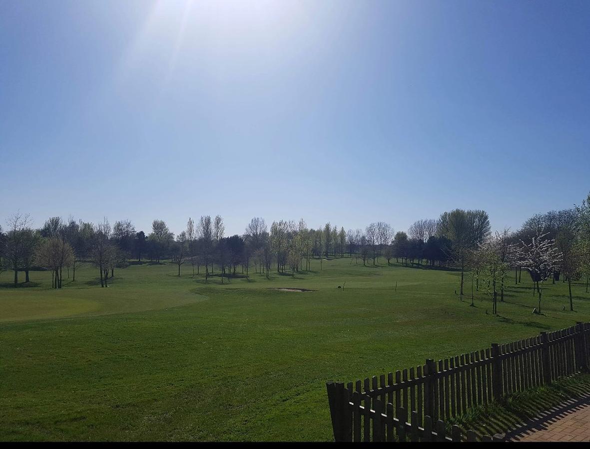 Malkins Bank Golf Club Sandbach Exterior photo
